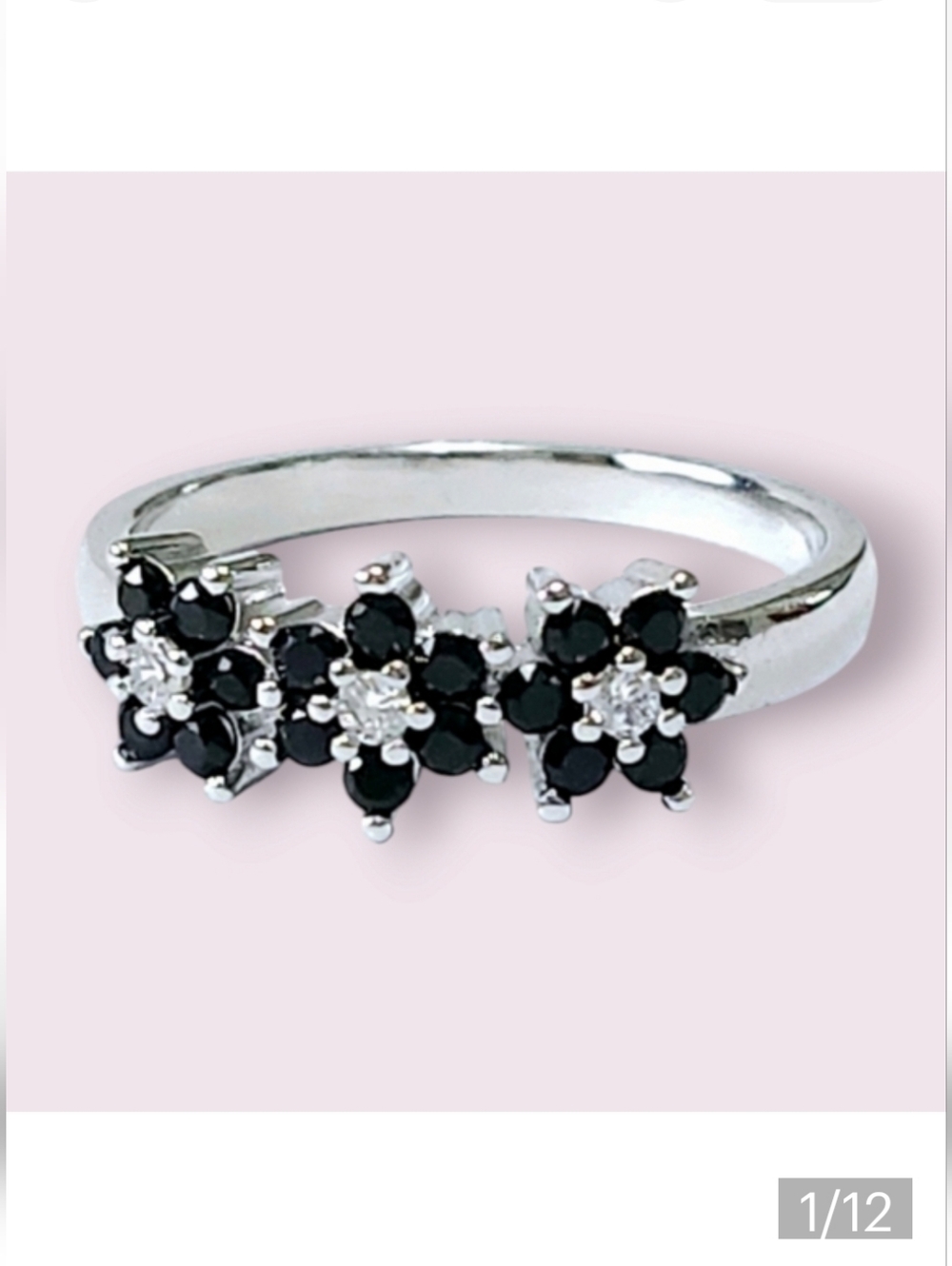 Silver black onyx flower Ring